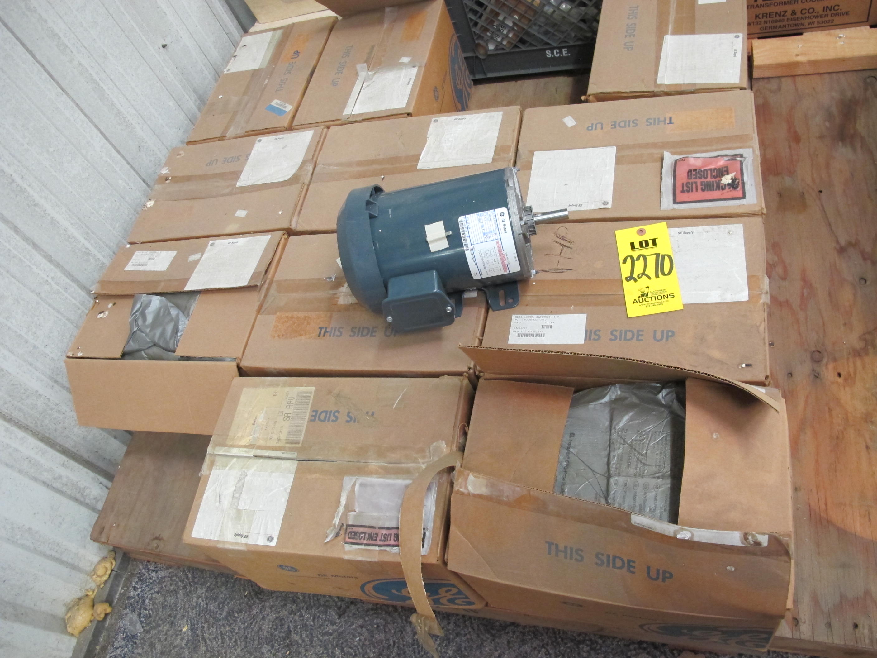 LOT (11) MOTORS, ELECTRIC TYPE, 1 HORSEPOWER, 230/460VAC 3 PHASE ELEC RATING, 1140 RPM, 56 FRAME, 3.6/1.8 AMPS, NEMA B ENCLOSURE, CONTINUOUS DUTY, 1.0 SERVICE FACTOR, 5/8" DIA SHAFT. FOOT MOUNT, SCE SPEC 303-1 APPLIES TO SONGS UNIT 2 TRANSFORMER ONLY, PART # 5K49UN6085 (W-44) LOADING & HANDLING FEE $15-